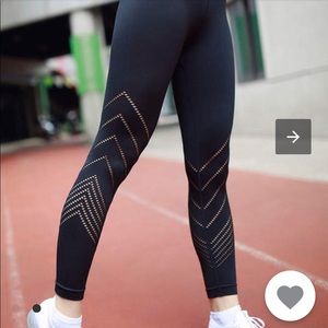 Black seamless leggings